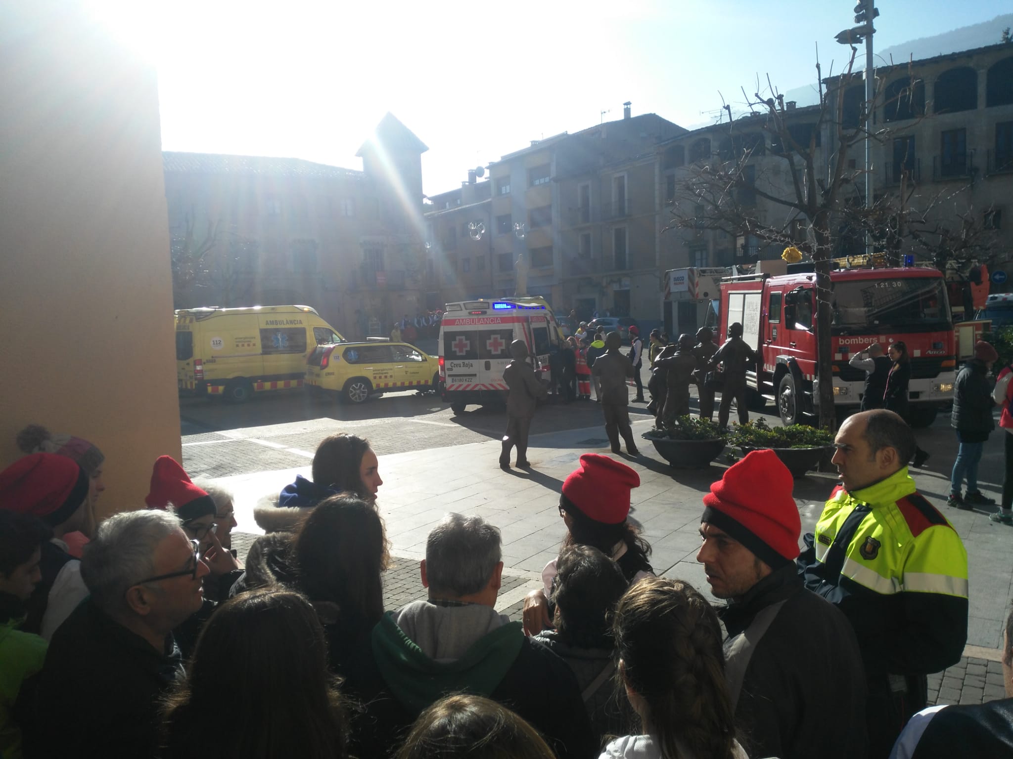 An explosion during the Festa del Pi celebration in Centelles left several people injured (by Martí Clapers)